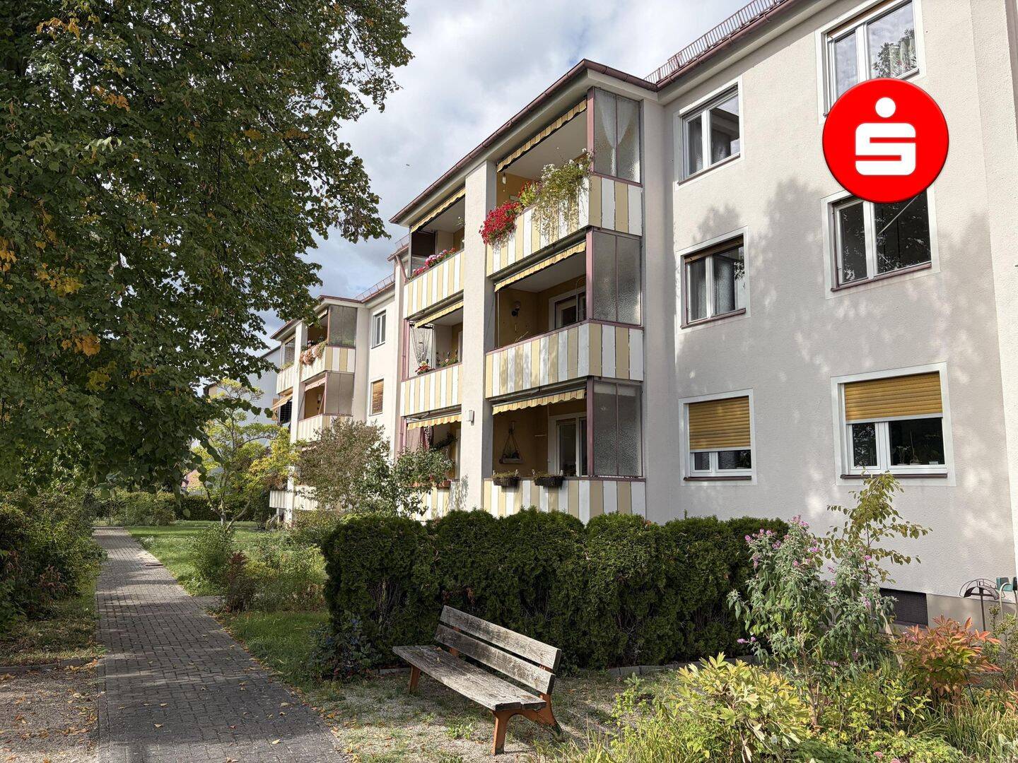 Viel Platz für die Familie – Großzügige 3- oder 4-Zi-Wohnung mit offenem Wohnkonzept, 90469 Nürnberg (Falkenheim Gartenstadt Kettelersiedlung Langwasser Rangierbahnhof)