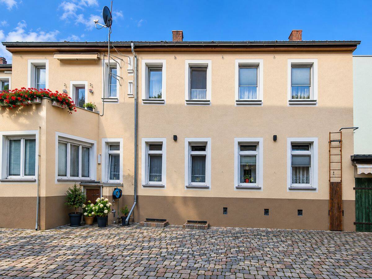 HAUS PISTORIUS – PLATZ FÜR DIE GROSSE FAMILIE – 7 Zimmer, 2 Küchen, 2 Bäder und 696 m² Grundstück, 13086 Berlin (Pankow Weißensee)