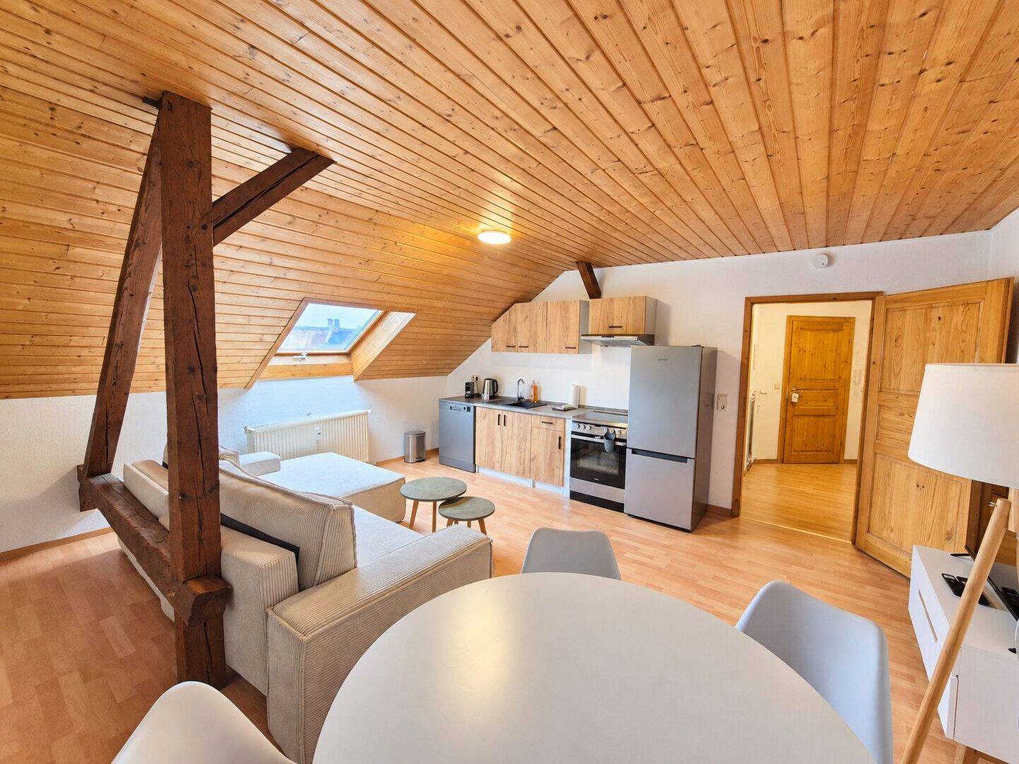 Helle 2-Zimmer Dachgeschosswohnung in der Gorkistr., 4347 Leipzig (Heiterblick Schönefeld Schönefeld-Abtnaundorf Schönefeld-Ost Thekla)