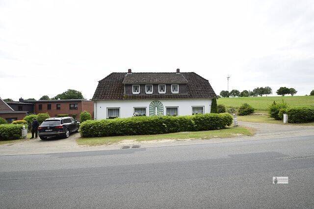 ***2.583 m² Grundstück mit 2 Doppelhaushälften Neubau von 4 – 10 WE möglich***, 28857 Syke