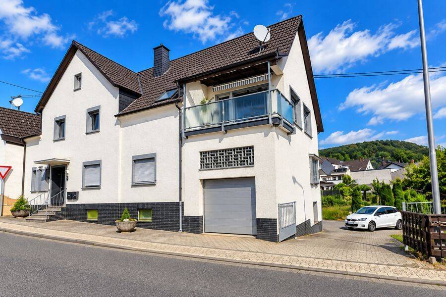 Helle 3-Zimmer Wohnung mit Balkon und Garage, 56651 Niederzissen