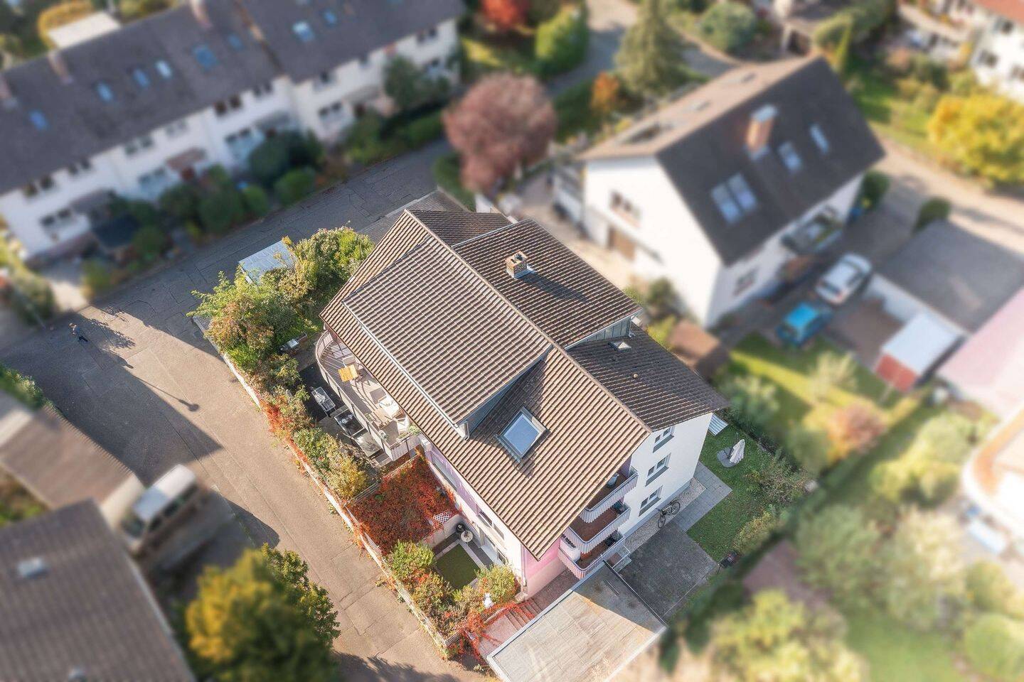 Bezugsfreie 4-Zimmer-DG-Wohnung mit Klima, Ostbalkon, Gemeinschaftsgarten & 2 Stellplätzen, 79194 Gundelfingen