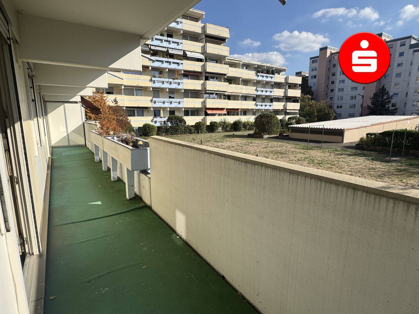 Freie 3-Zimmer-Wohnung mit großem Balkon u. Tiefgaragenstellplatz, 90449 Nürnberg (Gebersdorf Neuröthenbach Röthenbach bei Schweinau)