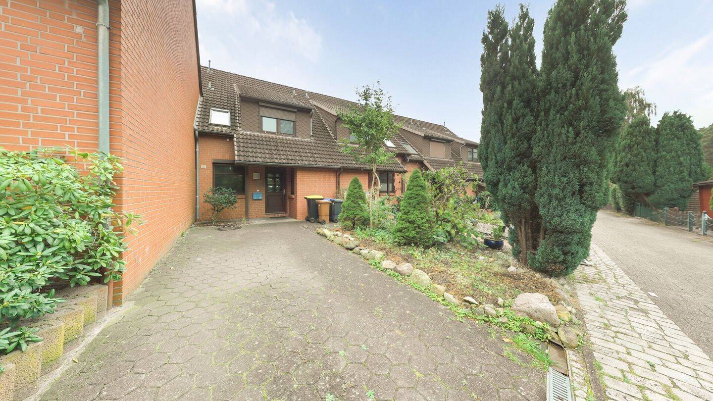 Familienfreundliches Reihenmittelhaus mit Garage und Garten in Bremen-Lüssum, 28779 Bremen (Blumenthal Lüssum-Bockhorn)