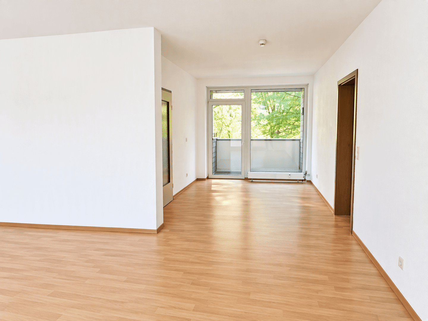 Geräumige 4-Zimmer-Wohnung mit 2 Badezimmern und 2 Balkonen in ruhiger Lage von Erlangen – WE 38, 91056 Erlangen