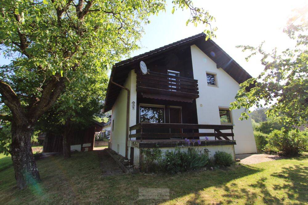 Idyllisch gelegenes Einfamilienhaus mit Potential!, 94374 Schwarzach