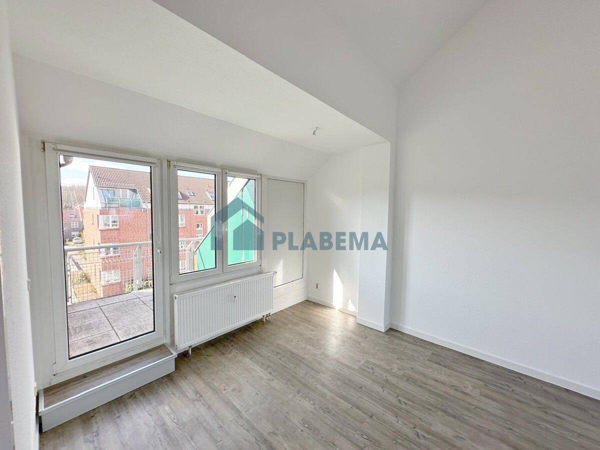 2-Zimmer Wohnung – wurde komplett renoviert, Einbauküche & Balkon, 17033 Neubrandenburg