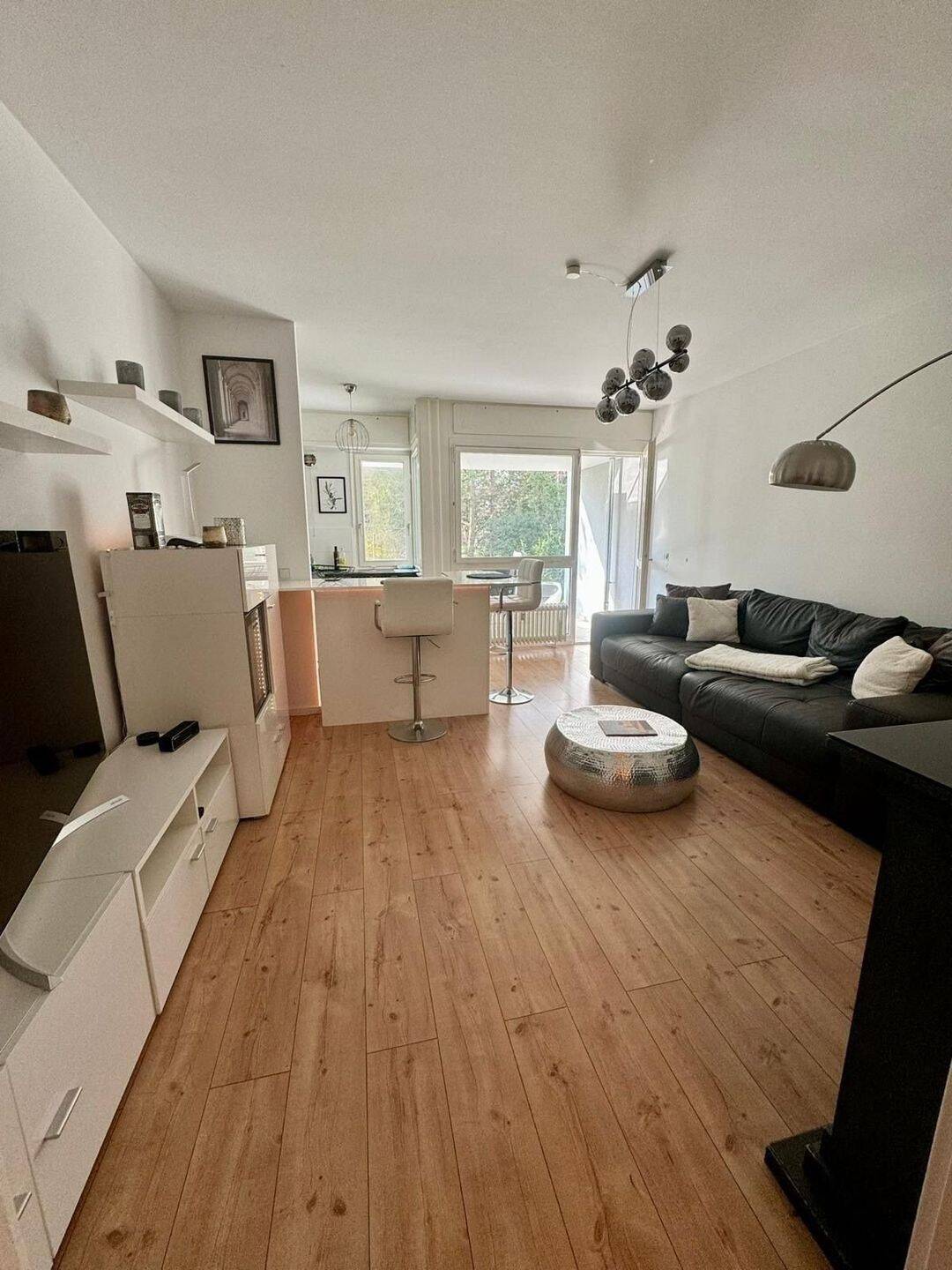 **MÖBLIERT – 2 ZIMMER – ERDGESCHOSS MIT DUSCHBAD UND TERRASSE**, 14193 Berlin (Steglitz-Zehlendorf Dahlem Grunewald Nikolassee Schmargendorf)