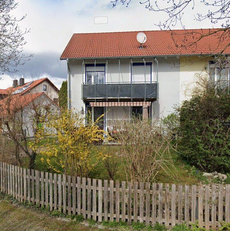 Charmante Doppelhaushälfte mit großzügigem Platzangebot, Südgarten und ausgebautem Dachstudio, 84109 Wörth a.d. Isar (Wörth)