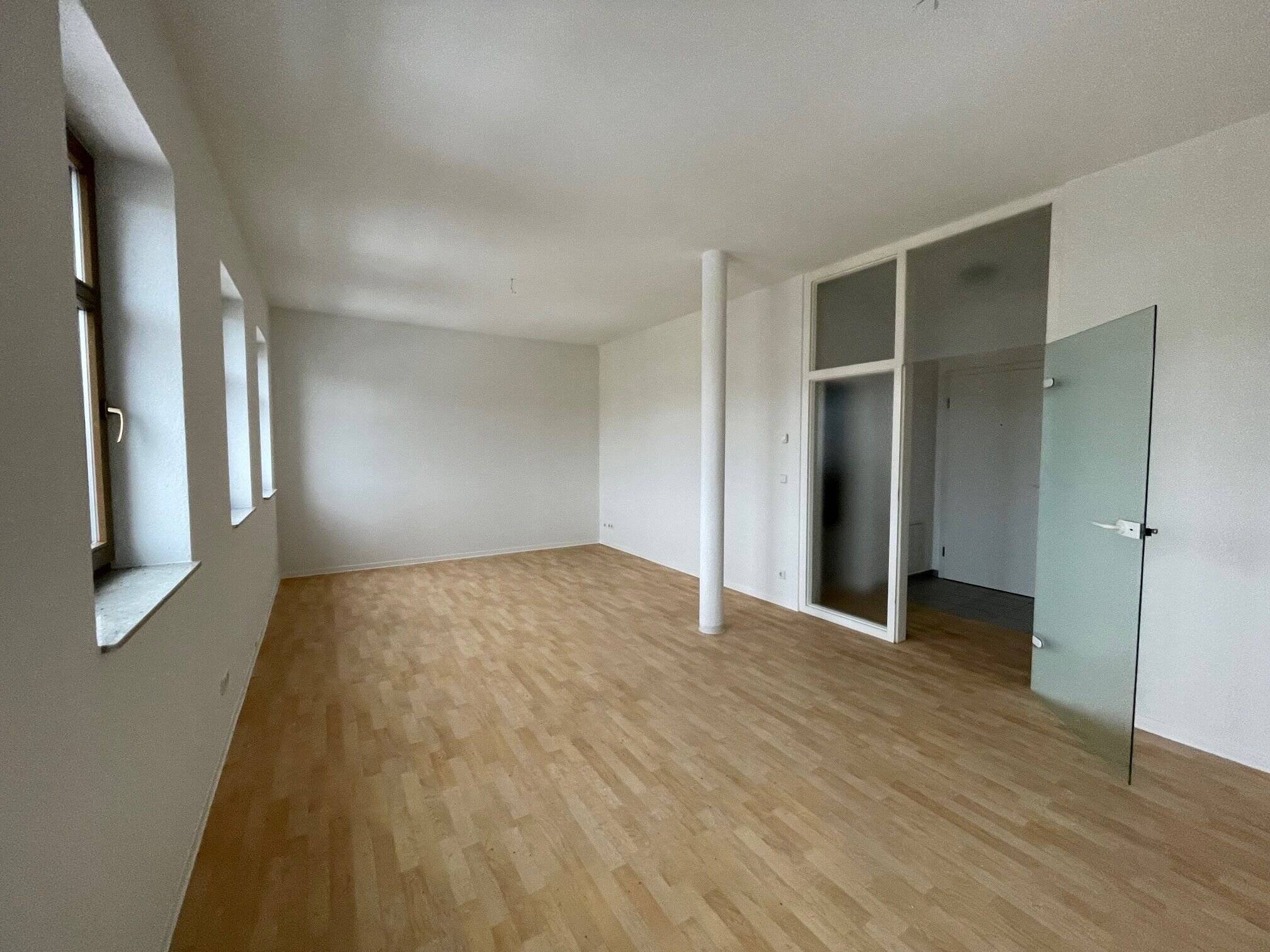 Geräumige Dachgeschosswohnung für Singles, 9131 Chemnitz (Ebersdorf Hilbersdorf)