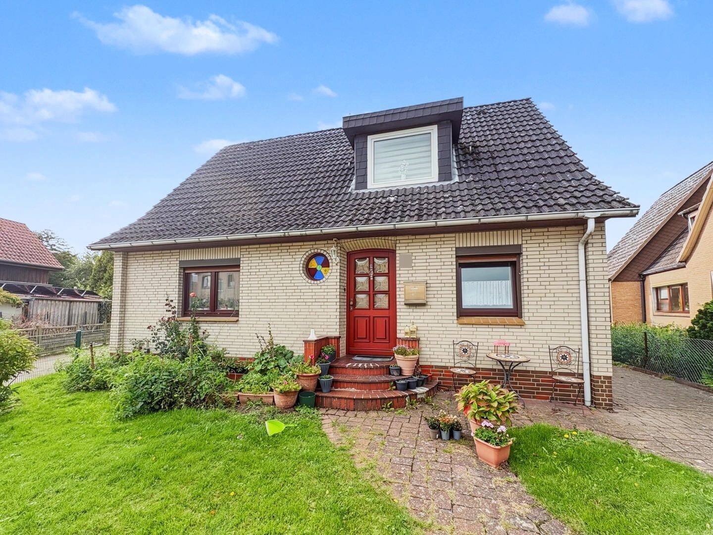 Einfamilienhaus mit Einliegerwohnung auf großzügigem Grundstück in Barmstedt, 25355 Barmstedt