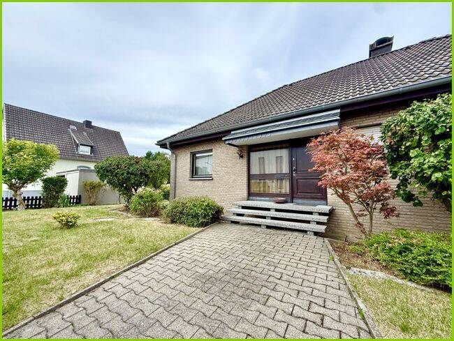 Freistehender Bungalow mit Vollkeller, Kamin, überdachter Terrasse und Garage in Hamm-Westtünnen, 59069 Hamm