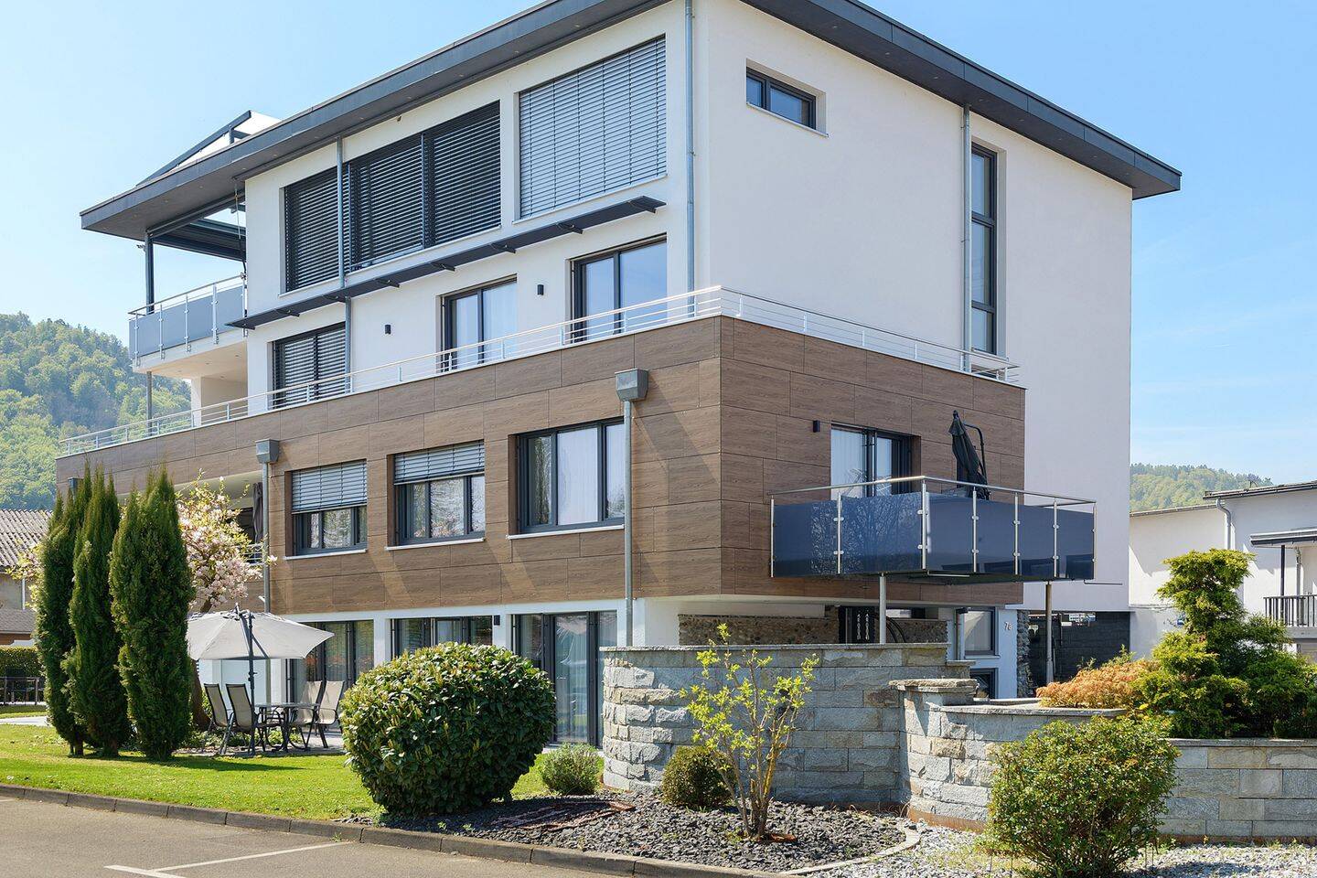 Sonnige Ferienwohnung mit Seesicht – Möblierte 3 Zimmer-Wohnung – 65qm – Kurzzeitwohnen für Business & Urlaub & Ferien, 78351 Bodman-Ludwigshafen