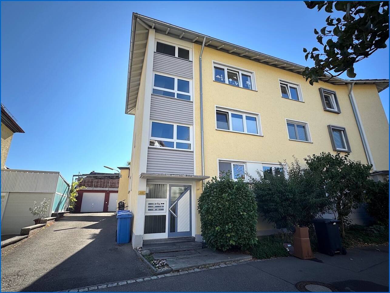Lichtdurchflutete 3,5 Zi. -DG-Wohnung in ruhiger und zentraler Lage!, 78315 Radolfzell am Bodensee