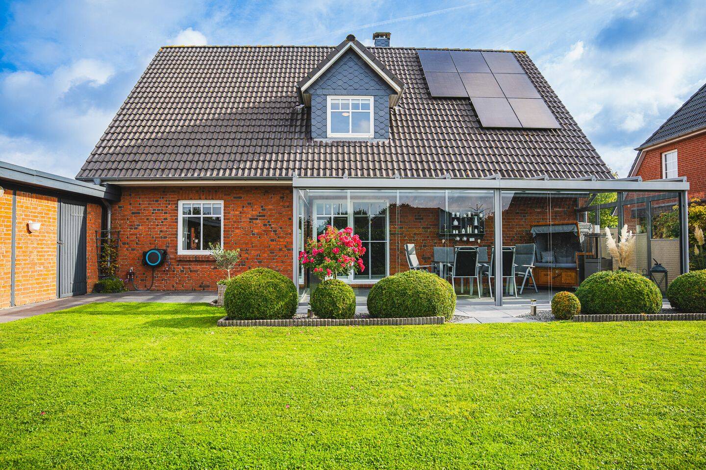 Einfamilienhaus mit außergewöhnlichem Platzangebot, Wintergarten und idyllischem Grundstück, 24955 Harrislee