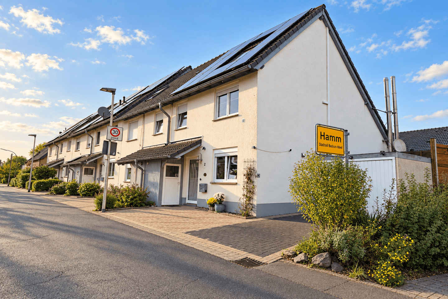 Reihenendhaus in Hamm: KFW 75 Standard, PV-Anlage und Garten mit Wintergarten, 59075 Hamm (Bockum-Hövel Heessen)