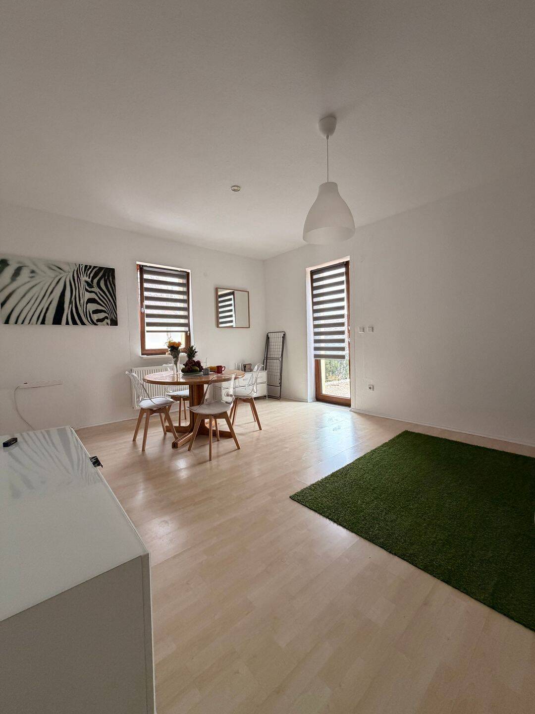 Exklusive, modernisierte 3-Zimmer-Wohnung in Zuffenhausen mit EBK u. Balkon, 70435 Stuttgart (Stammheim Zuffenhausen)