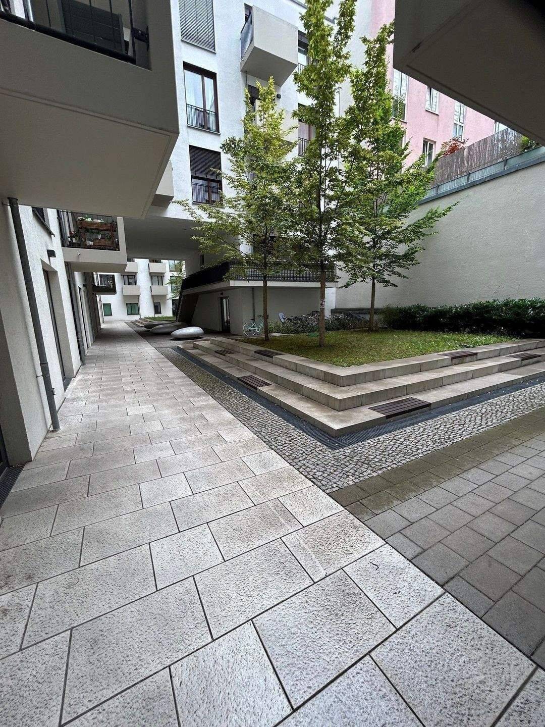 Ruhig gelegene 2 Zimmer Wohnung mit Balkon *modernes Duschbad* Abstellraum *EBK *Parkett *Keller *Aufzug, 10115 Berlin (Mitte Wedding)