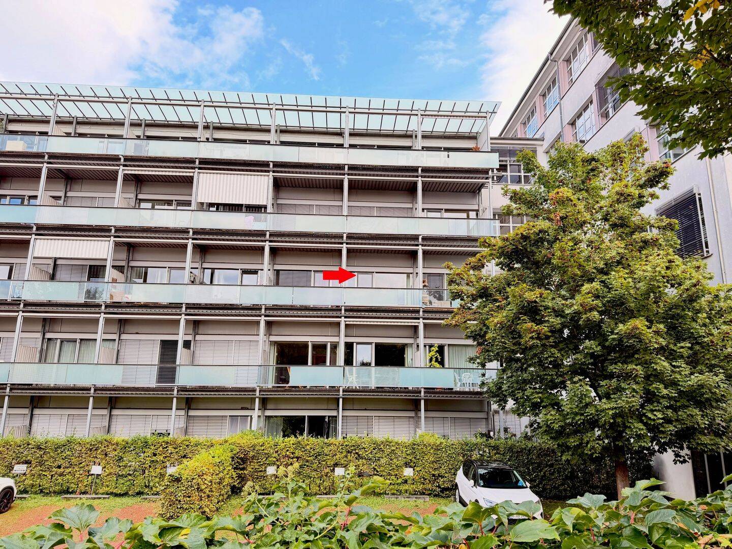 Exquisit: teilmöbliertes Appartement (2.OG) mit Balkon und TG-Platz in Stuttgart- Süd, 70199 Stuttgart (Süd)