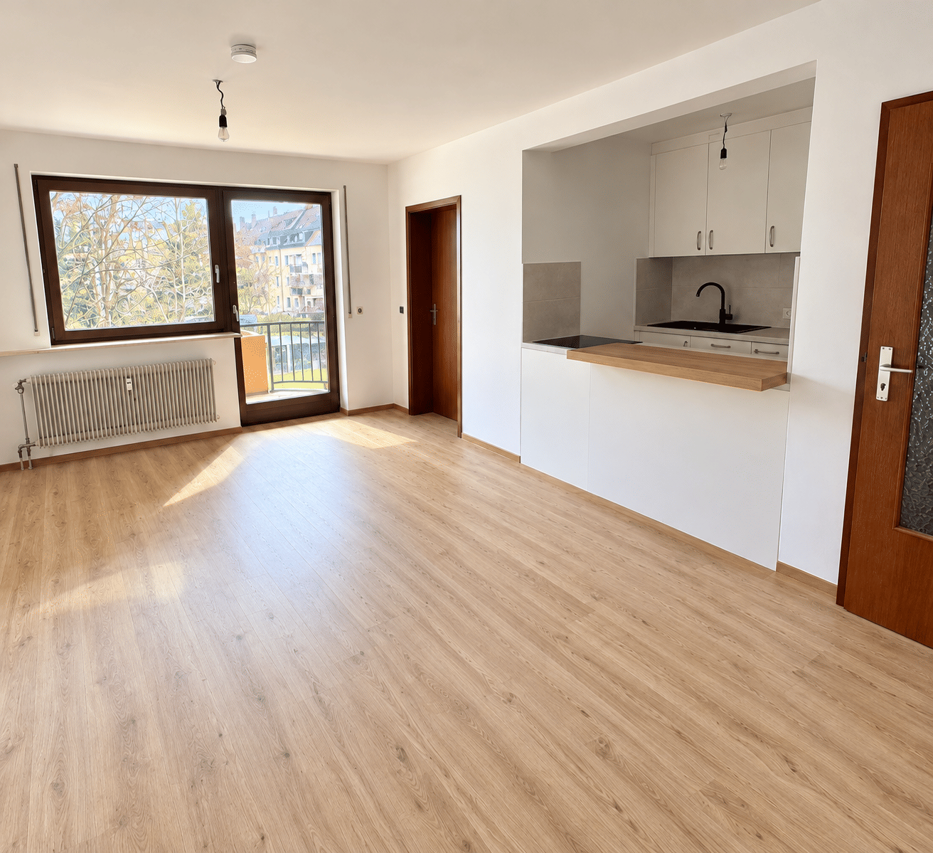 Renovierte 2-Zimmer-Wohnung mit Balkon, 90429 Nürnberg