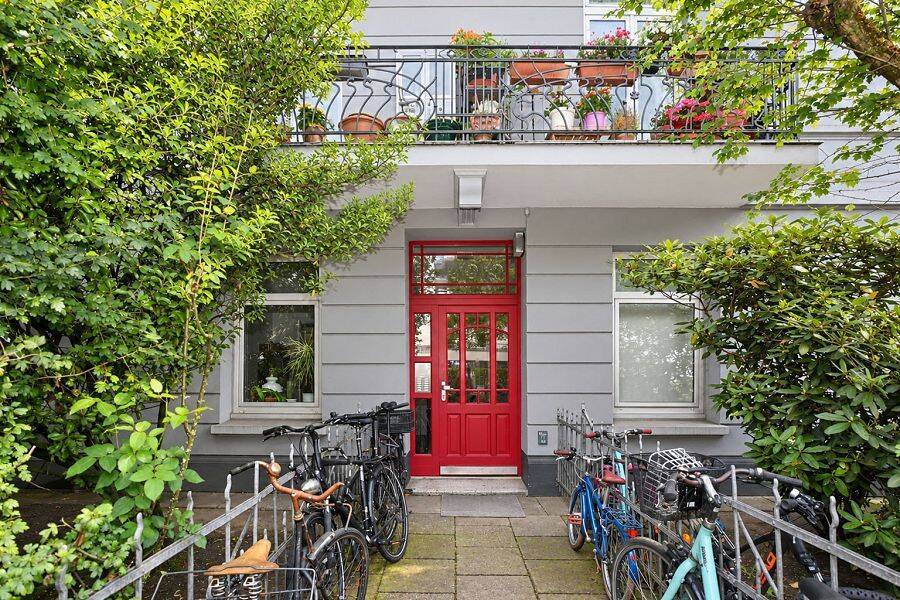 Großzügige Dachgeschosswohnung mit Loggia zum ruhigen Innenhof in Hamburg-Eppendorf!, 20251 Hamburg (Hamburg-Nord Alsterdorf Eppendorf Hoheluft-Ost)