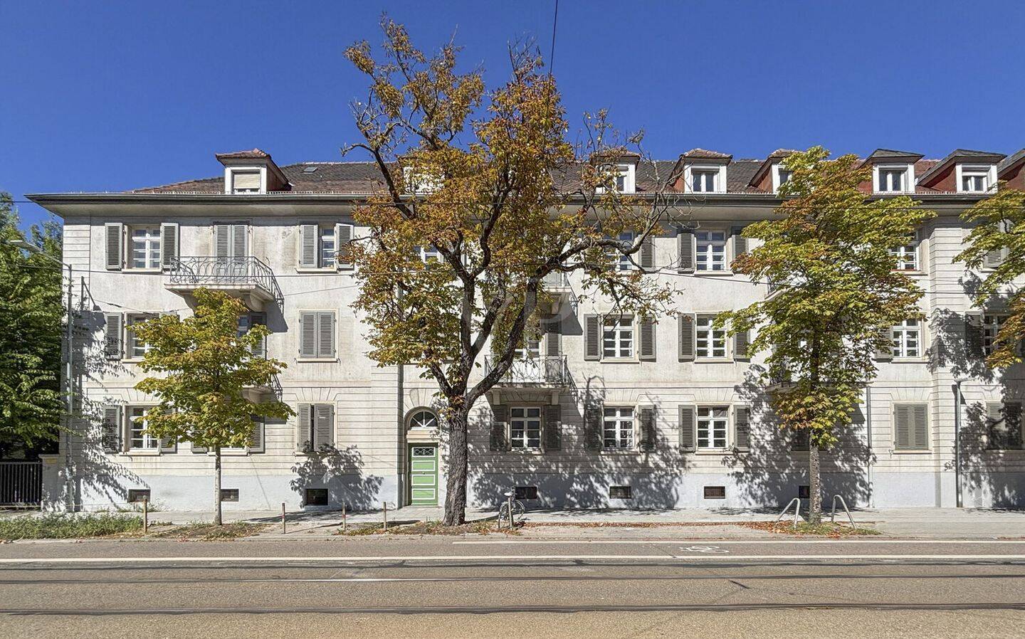 Stilvolles Altbau-Juwel in der Oststadt: Großzügige Etagenwohnung mit Gartenanteil und drei Freisitzen, 76131 Karlsruhe