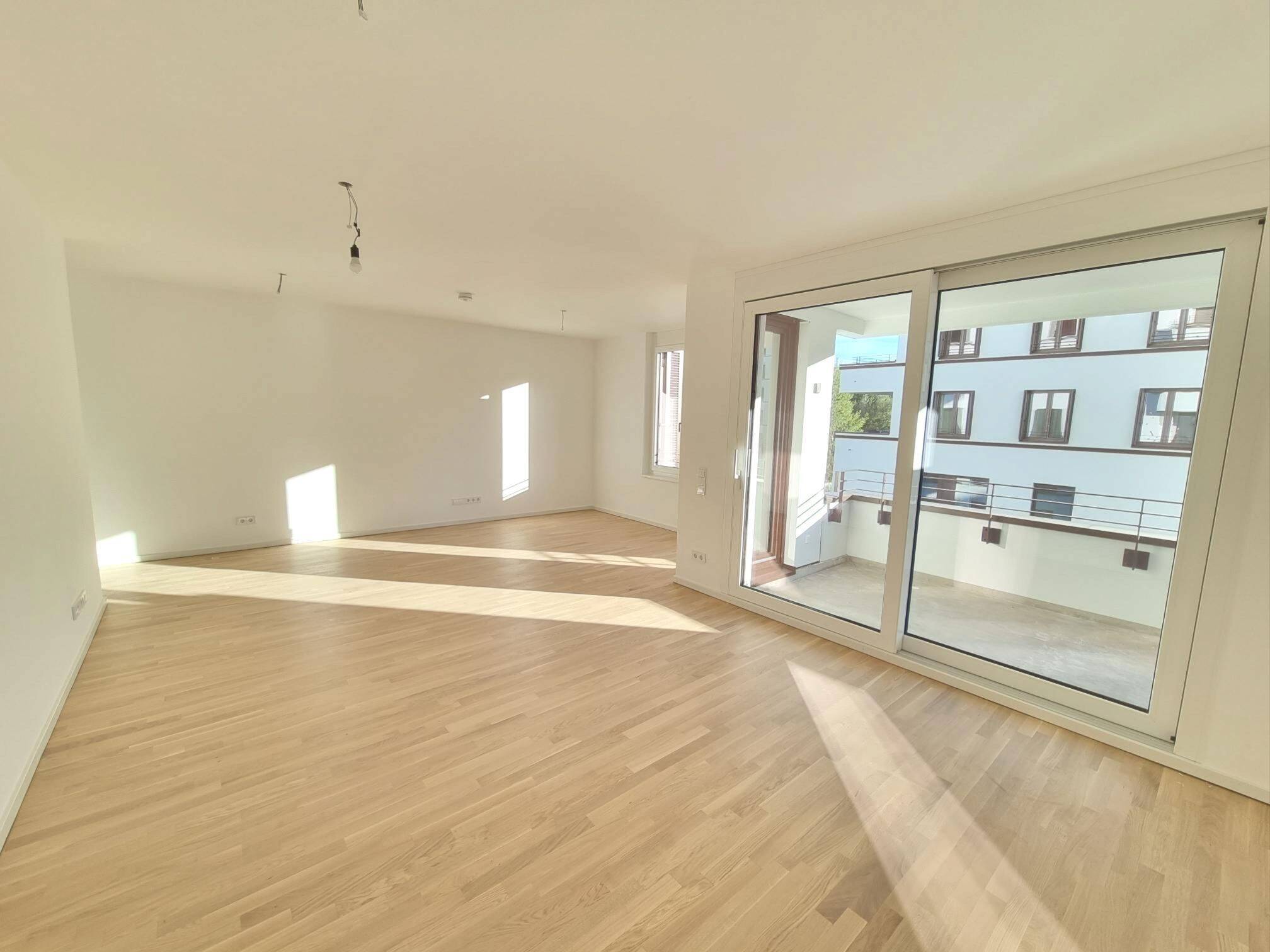 Großzügige 4-Zi-Whg. mit EBK, 2 Bädern und Südbalkon, 81735 München (Berg am Laim Ramersdorf-Perlach Trudering-Riem)