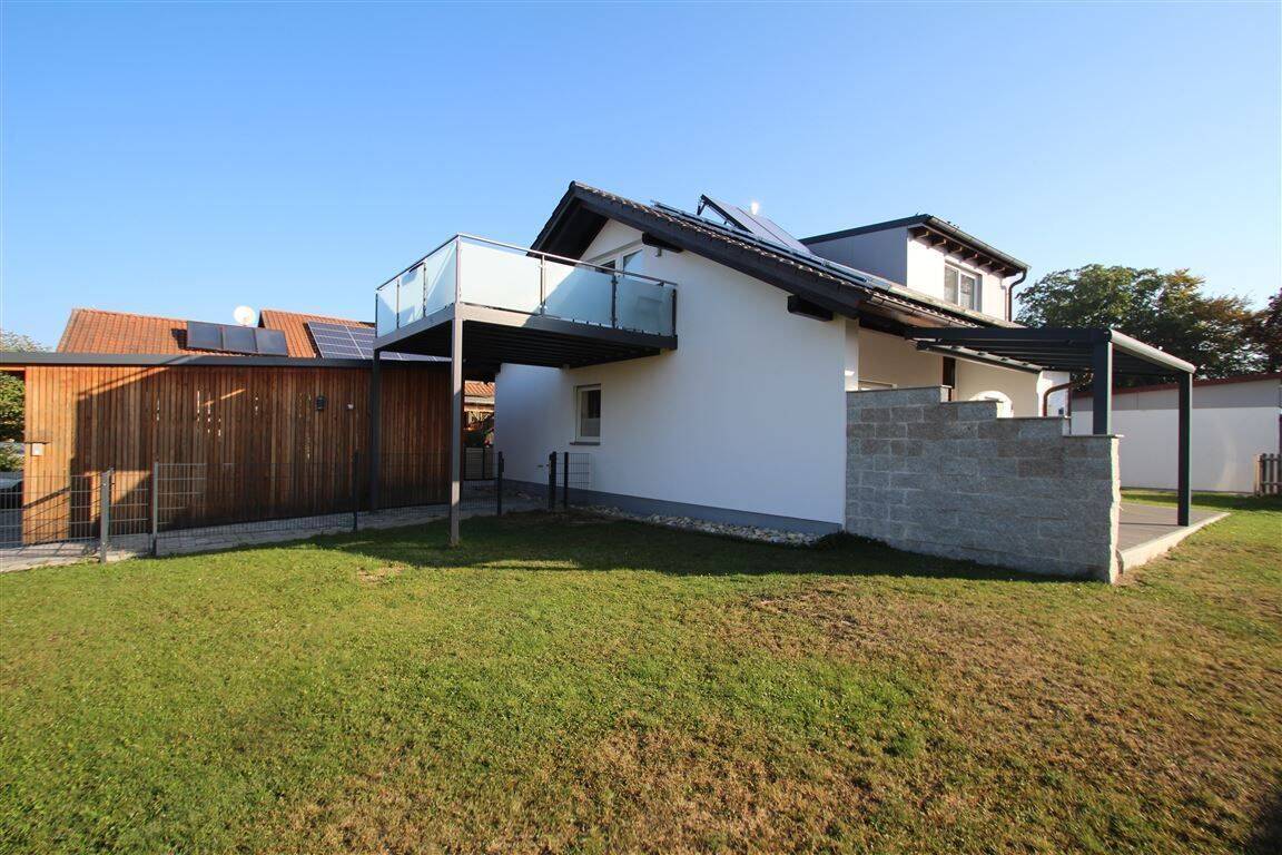 Sonnige, moderne 2-Zimmer Dachgeschosswohnung, 84144 Geisenhausen