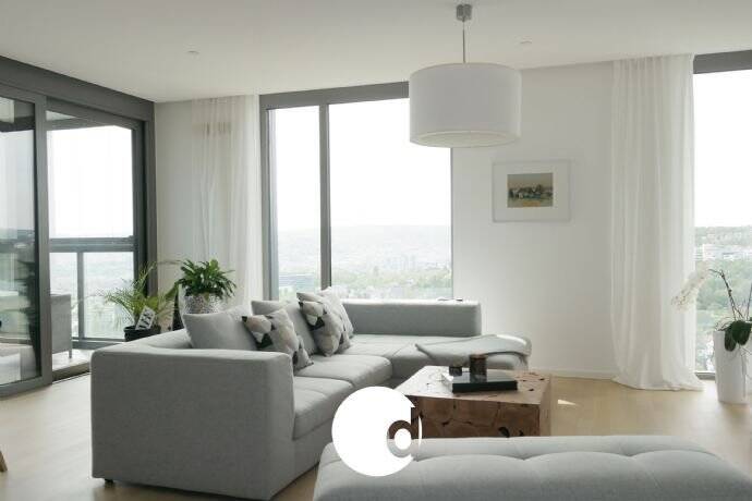 Außergewöhnliche 3-Zimmer-Wohnung mit tollem Ausblick im höchsten Wohnhaus Stuttgarts, 70192 Stuttgart (Feuerbach Nord)