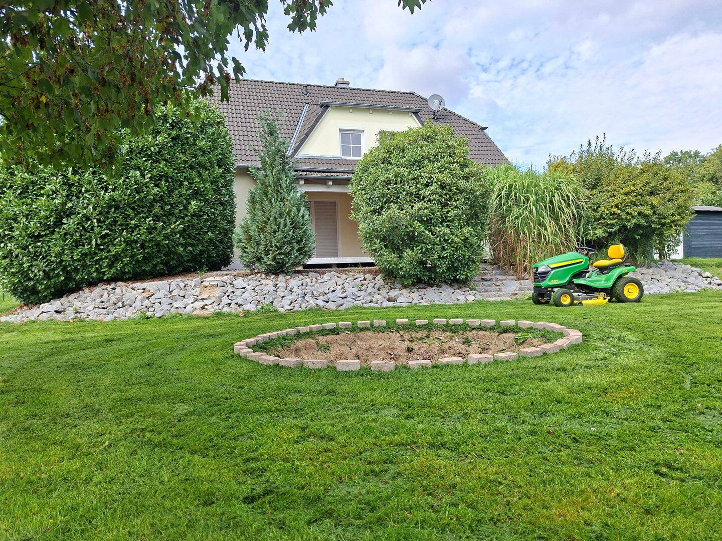 Traumhaus in  sonniger Ortsrandlage, 84079 Bruckberg