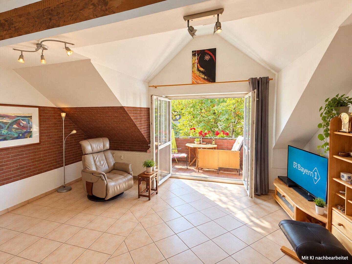 Wohnen mit dem gewissen Extra – charmante Maisonette mit großer Galerie und Südbalkon!, 94544 Hofkirchen