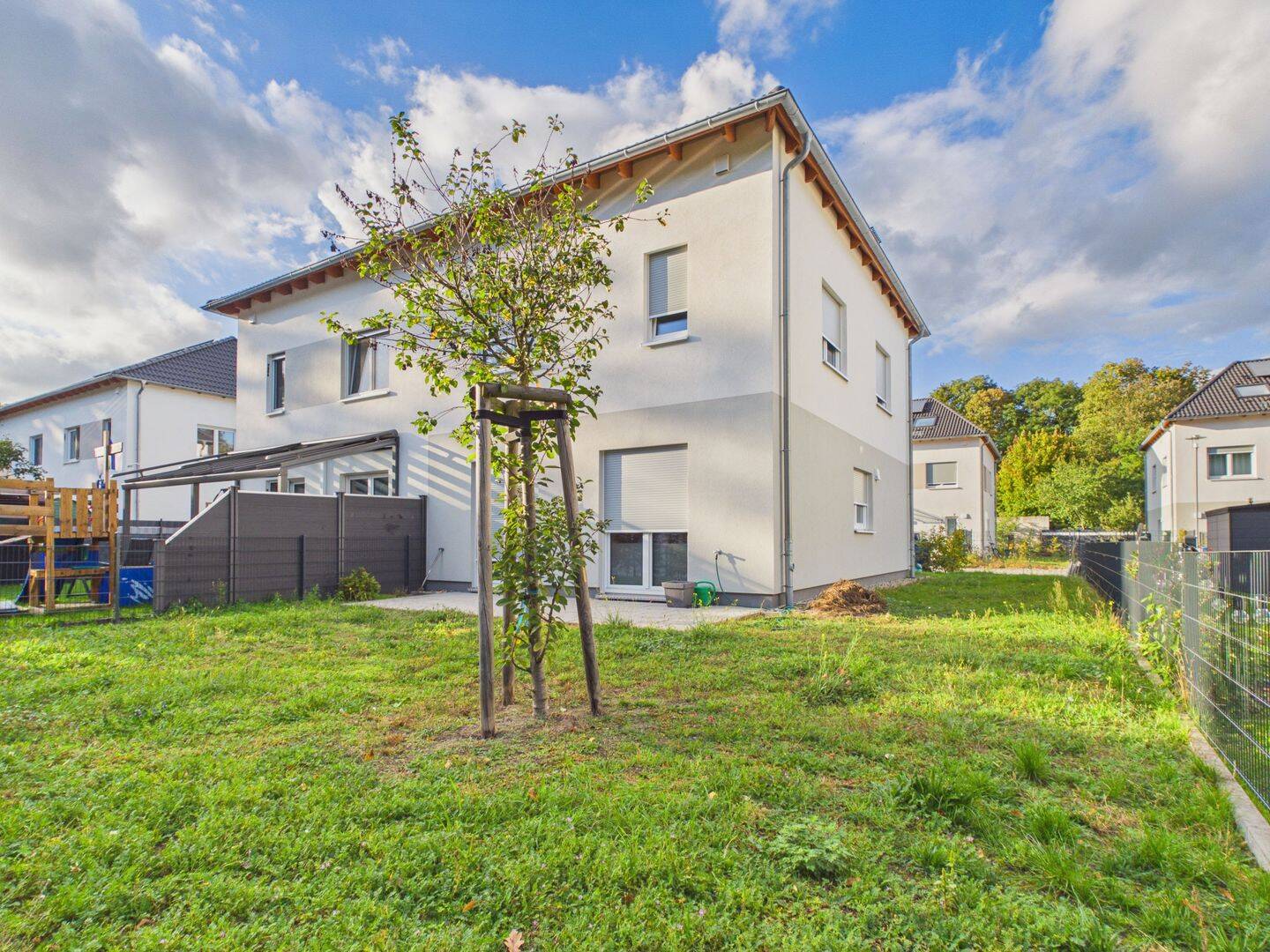 neuwertigens Haus mit 5 Zimmern, Tageslichtbad und Einbauküche in Zossen, 15806 Zossen