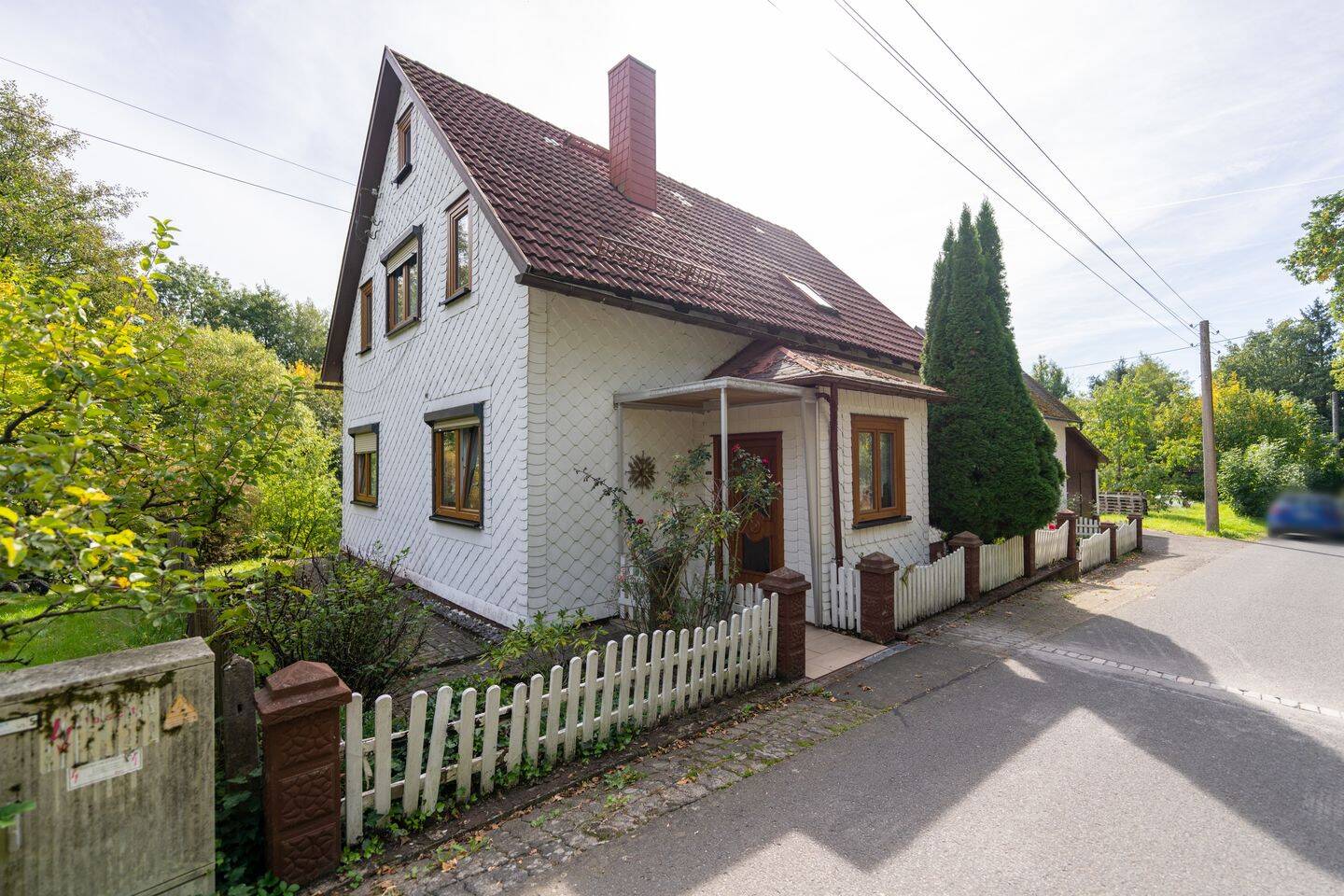 Großzügiges Einfamilienhaus mit Terrasse und zwei Garagen in Hinternah!, 98553 Schleusingen