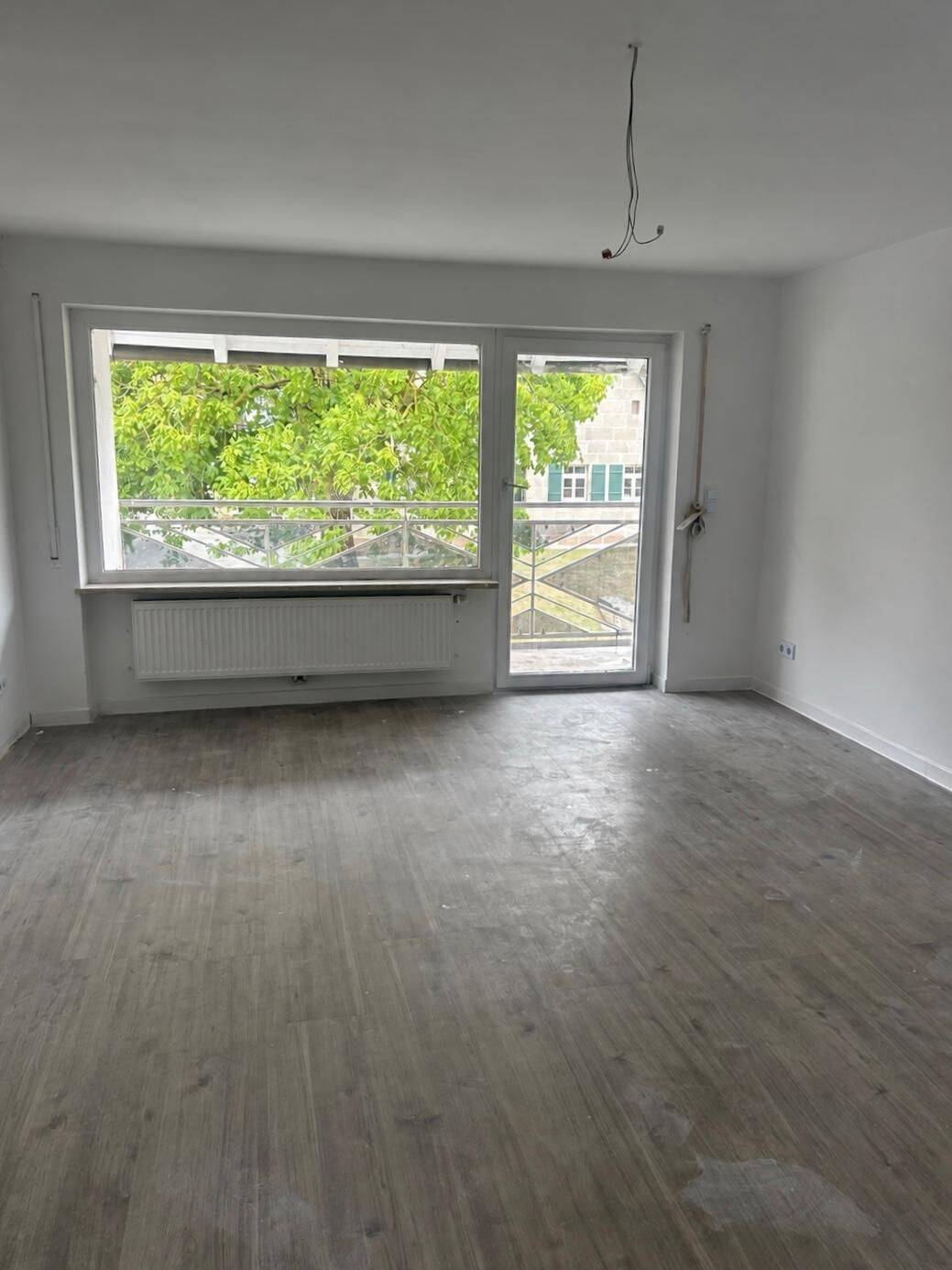 Helle und ruhige vollständig sanierte 4 Zimmer Wohnung mit ca. 110 m2 Wohnfläche, 90559 Burgthann