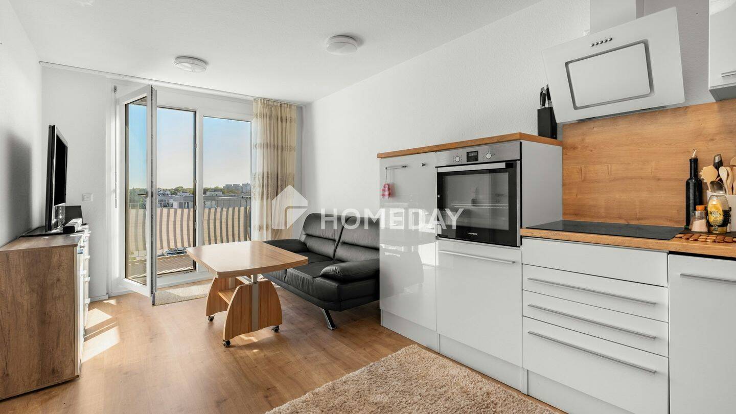 Moderne Dachgeschosswohnung mit großem Balkon und Weitblick, 86154 Augsburg (Oberhausen)