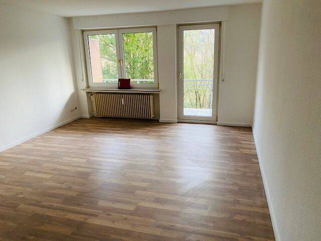 Wohnen mit Wohlfühlfaktor! Helle 2,5-Zimmer-Wohnung mit Balkon & Garage, 58513 Lüdenscheid