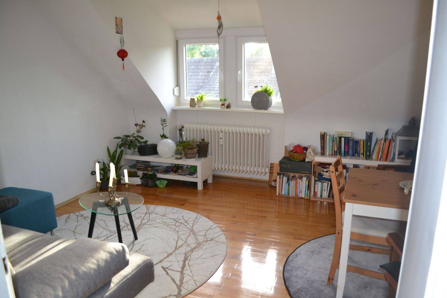 Idyllisch am Landschaftsschutzgebiet gelegen – Helle 3-Zimmer-Dachgeschosswohnung in Nürnberg-Fischbach, 90475 Nürnberg