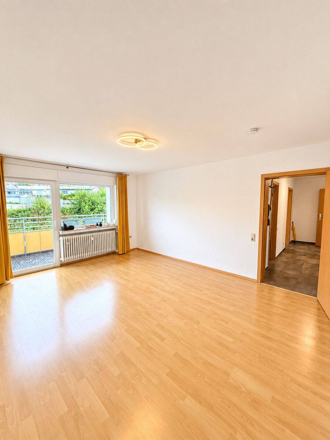 Lichtdurchflutete 3-Zimmer-Wohnung mit Balkon in Sackgassenlage – sofort bezugsfertig, kautionsfrei, 58509 Lüdenscheid