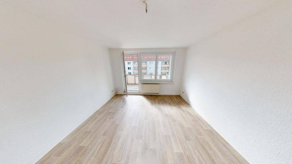 3-Raum-Wohnung mit Einbauküche und Balkon, 9120 Chemnitz (Altchemnitz Bernsdorf Helbersdorf Kapellenberg)