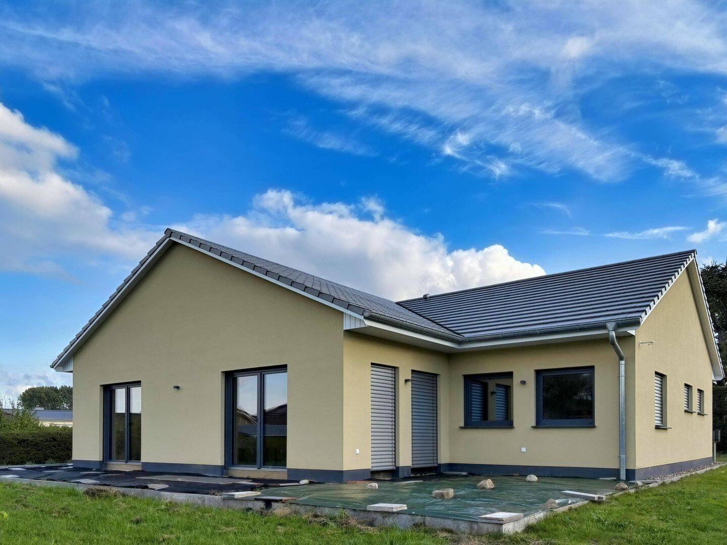 Modernes Einfamilienhaus mit offenem Wohnkonzept auf großzügigem Grundstück, 18516 Süderholz