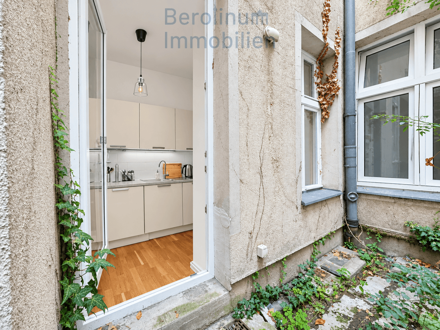 Komplett sanierte, möblierte 1,5-Zimmer-Altbauwohnung im beliebten Sprengelkiez, 13353 Berlin (Mitte Charlottenburg-Nord Gesundbrunnen Tiergarten Wedding)