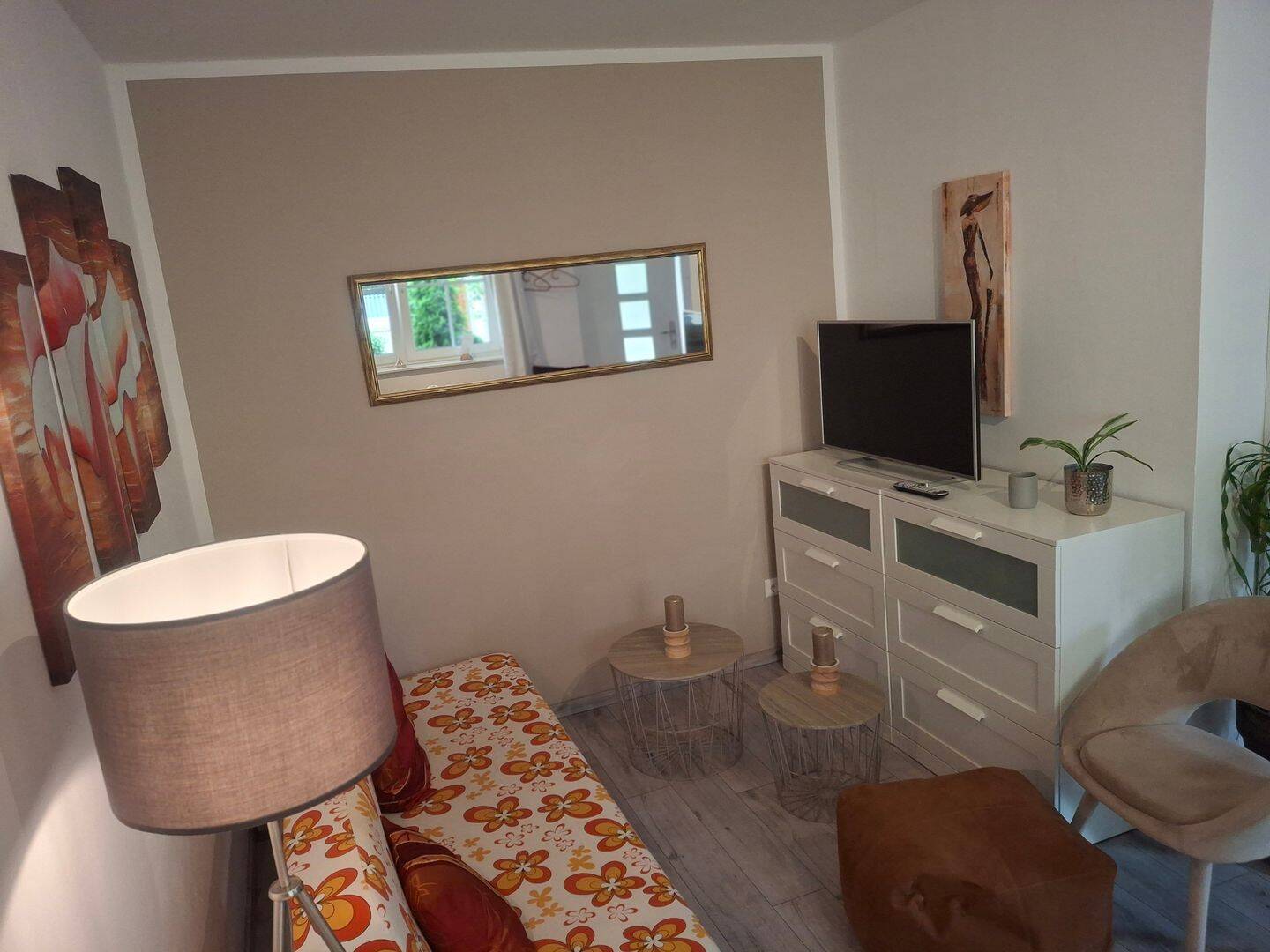 Attraktives 2 Zimmer Appartement-vollmöbliert-, 55288 Udenheim