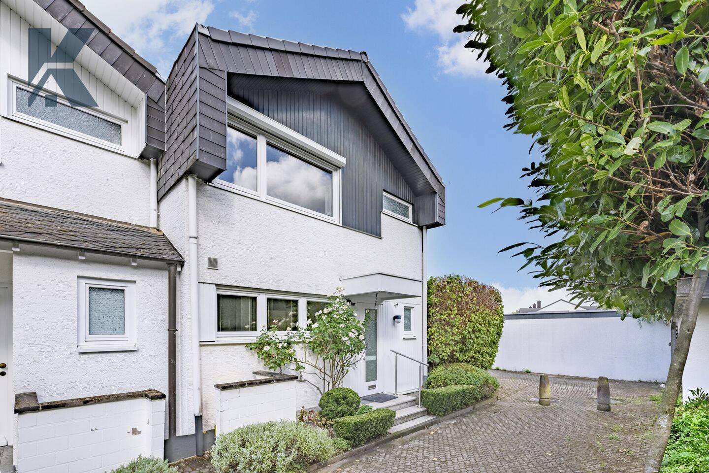 Familienfreundliches Reiheneckhaus mit Garten, Garage in begehrter Wohnlage von Köln-Lövenich, 50859 Köln (Lindenthal Lövenich Weiden Widdersdorf)