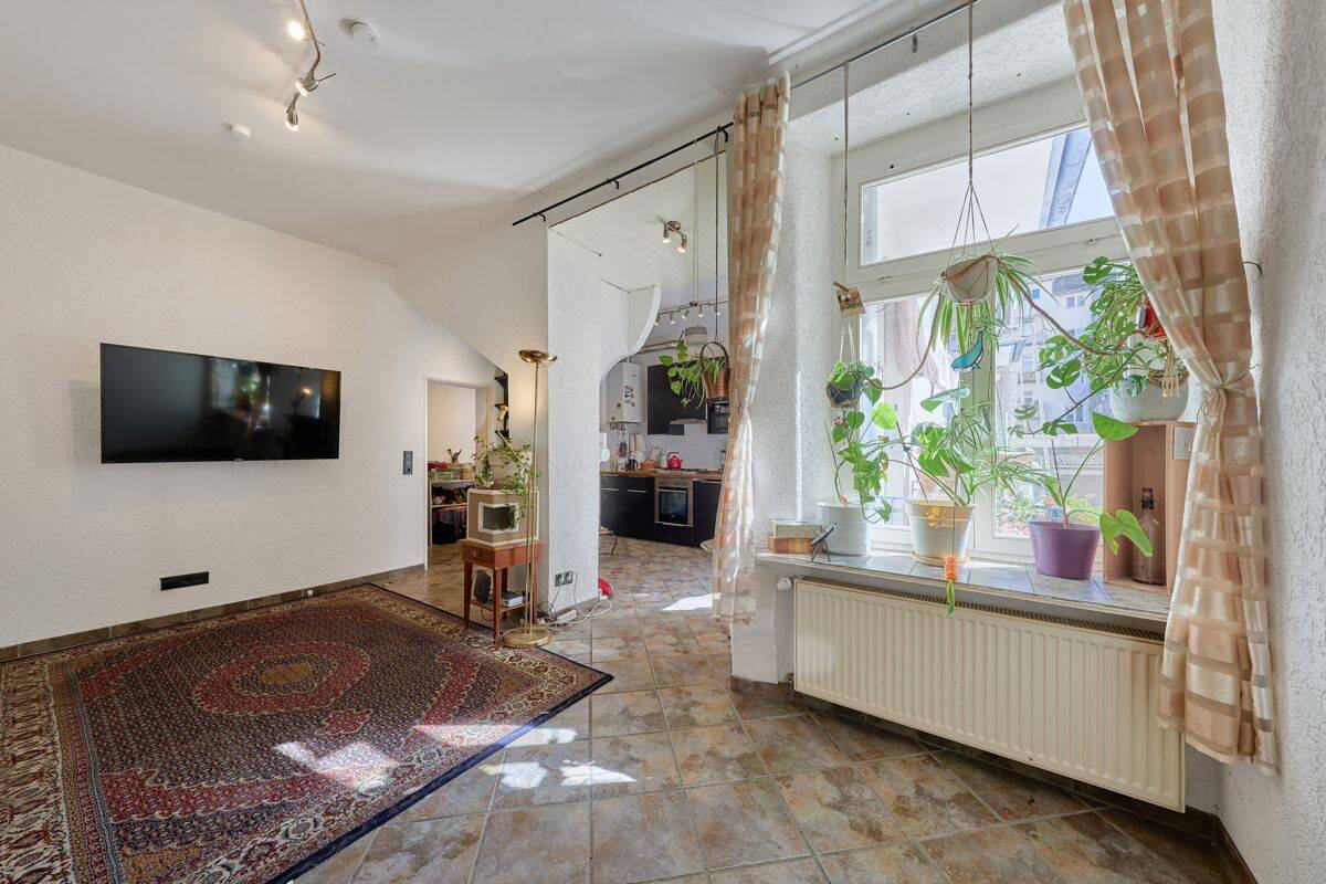 WOHNEN IM RHEINGAUVIERTEL! Helle 2-Zimmer-Wohnung mit Balkon *bezugsfrei*, 65197 Wiesbaden (Biebrich Dotzheim Wiesbaden)