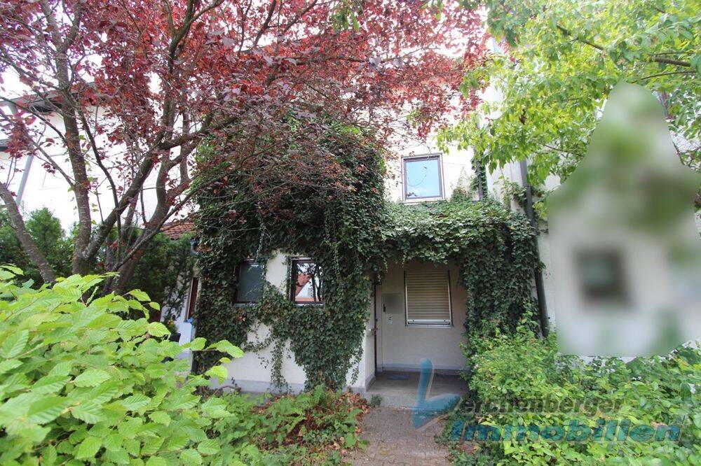 Schönes Reihenhaus mit Garagen in guter Lage von Deggendorf, 94469 Deggendorf