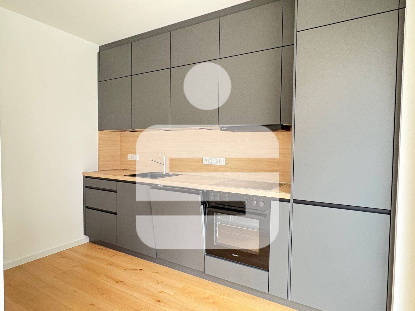 Einbauküche mit Wohnung sucht Mieter in zentraler Lage in Passau, 94032 Passau (Altstadt Haidenhof-Nord Haidenhof-Süd Innstadt)