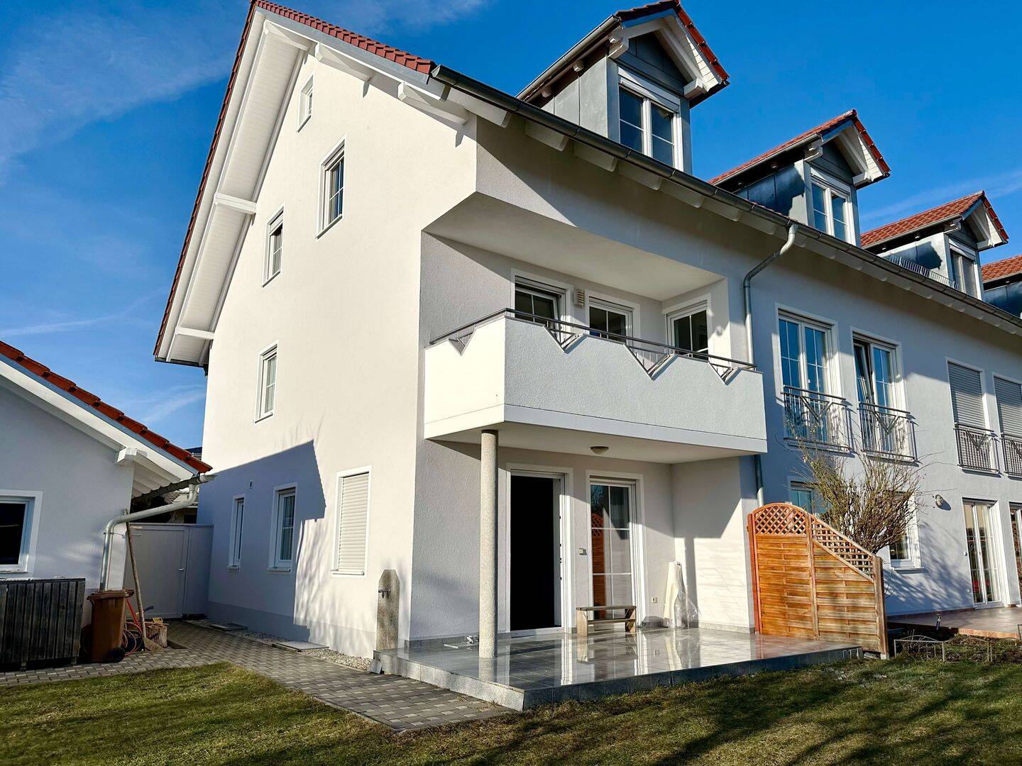 Gehobenes Reihenendhaus mit Doppelgarage & Garten in Leiblfing, 94339 Leiblfing