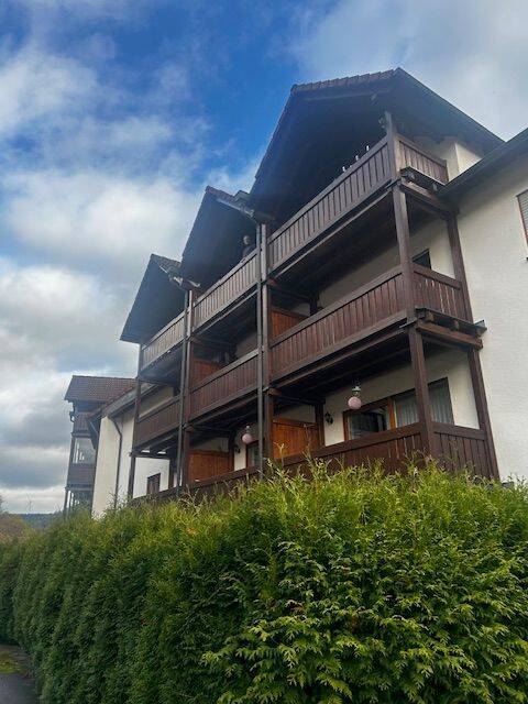 Schöne großzügige 3 Zi. Dachgeschosswohnung mit Aufzug und TG in Calmbach, 75323 Bad Wildbad