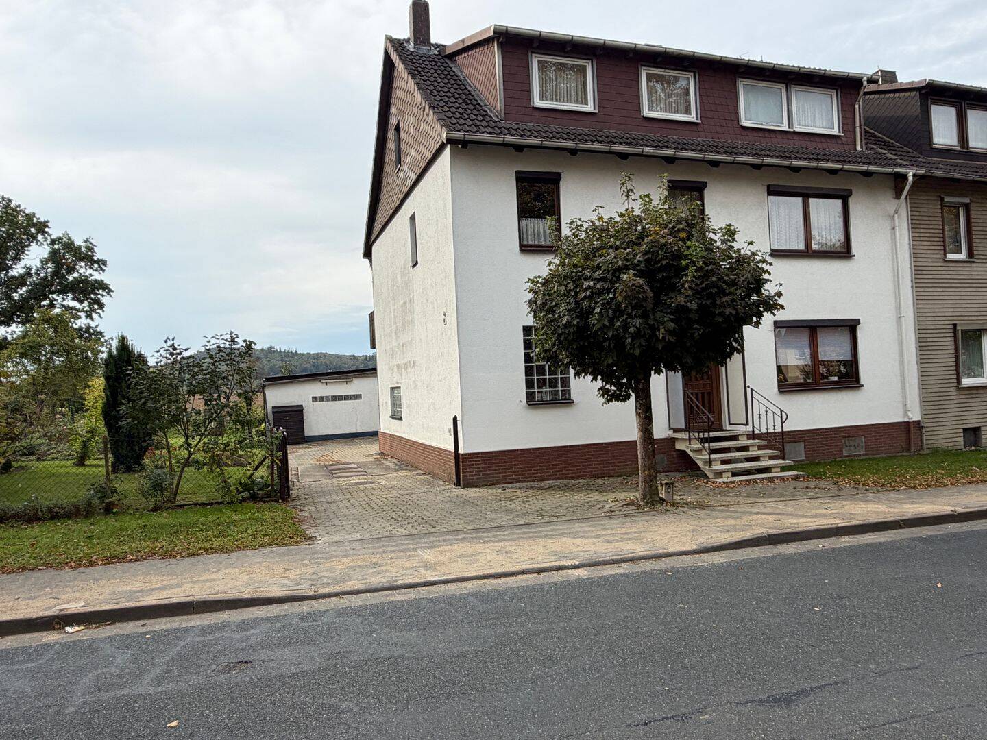 Geräumiges Familienhaus mit viel Potenzial für kreative Gestaltungen. Ideal für Anpacker!, 38723 Seesen