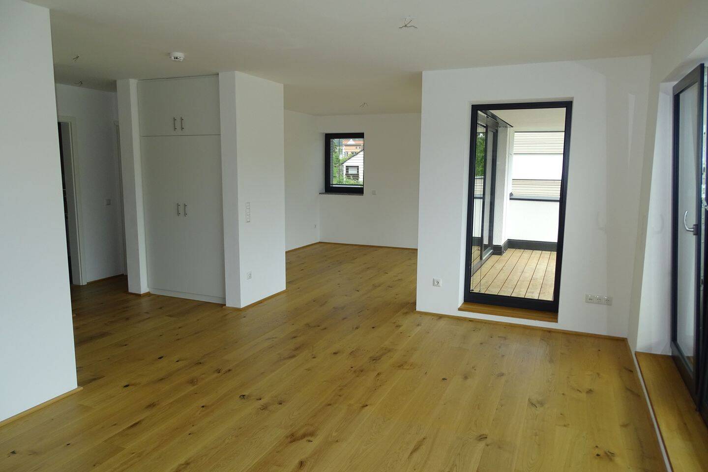 Moderne, helle 2,5􀀂Zimmer-Wohnung mit Balkon, Einbauküche und Fahrstuhl, 92526 Oberviechtach
